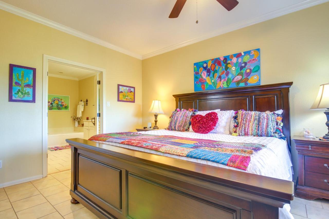 Lakefront Lago Vista Condo With Resort Amenities! Exterior photo
