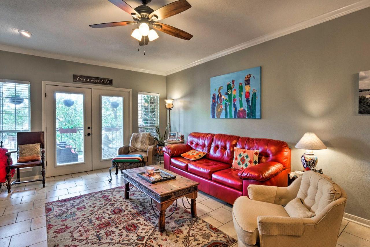 Lakefront Lago Vista Condo With Resort Amenities! Exterior photo